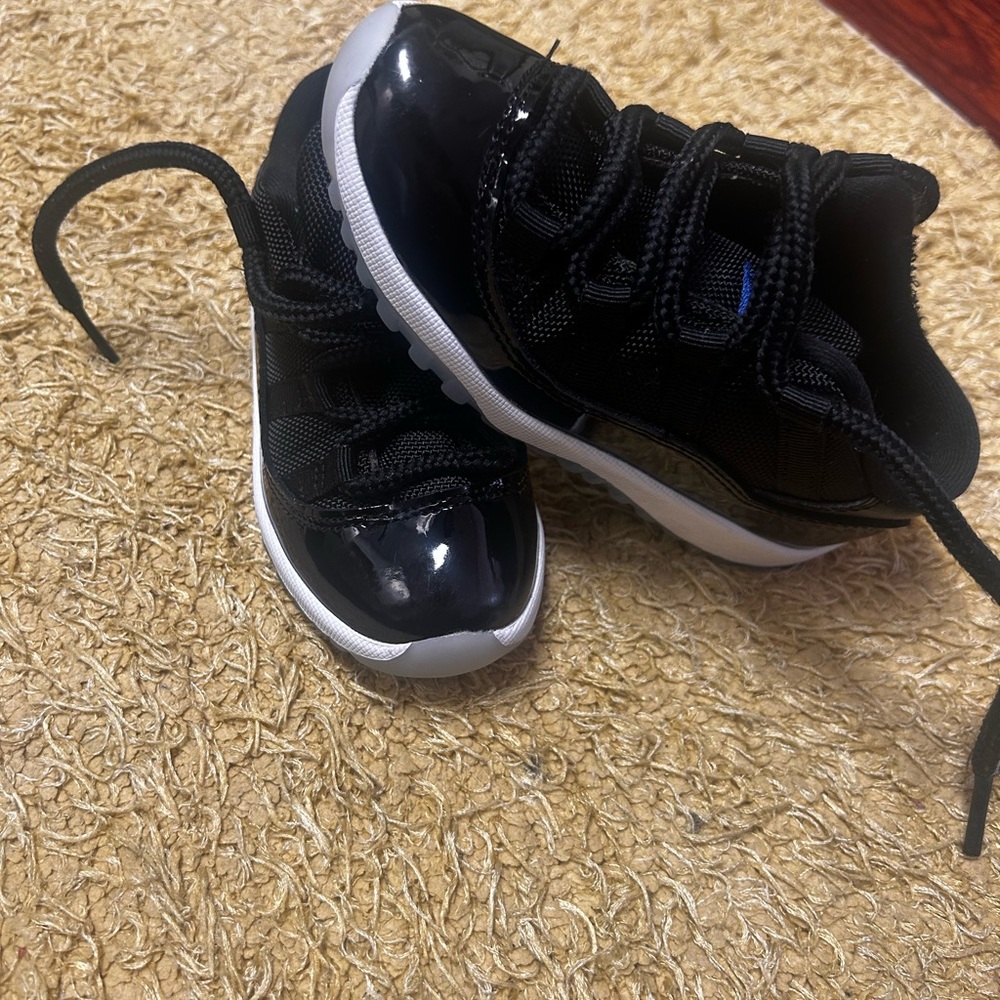 Jordan 11s. 10c